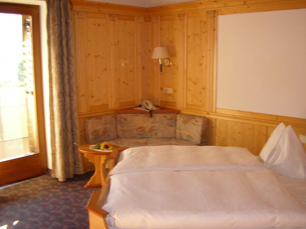 Burgblick Otel San Lorenzo di Sebato Oda fotoğraf